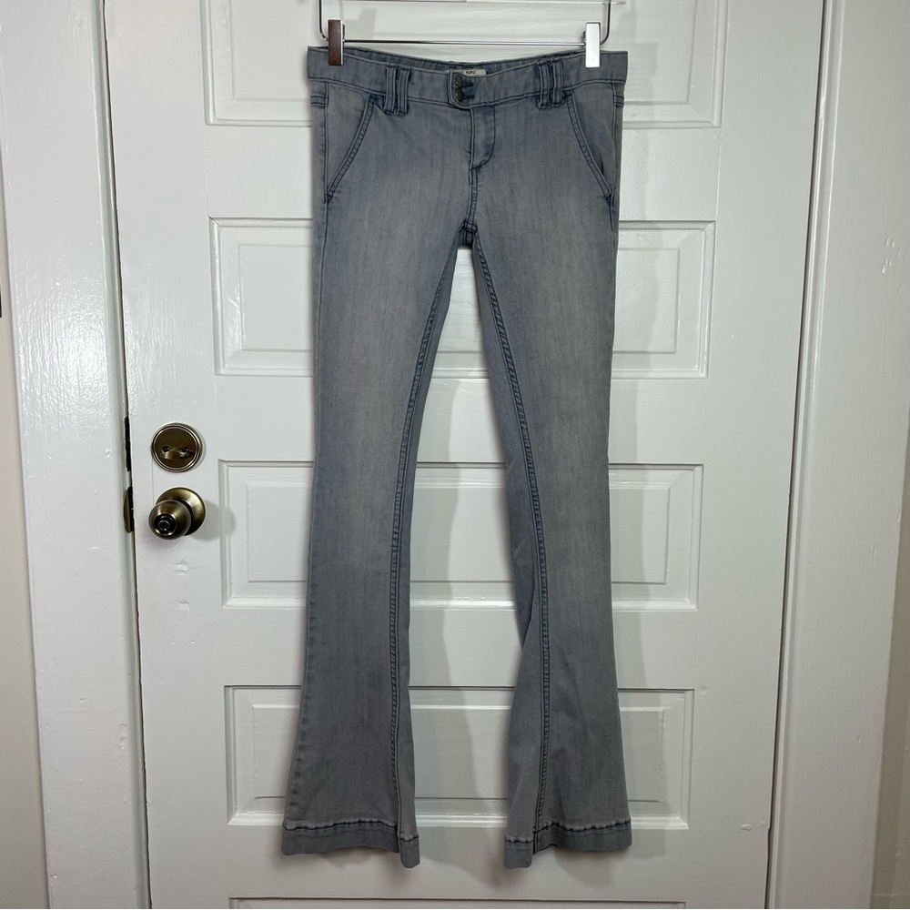 Free People Slim Cut Flair Low Ride Jeans. SZ 27